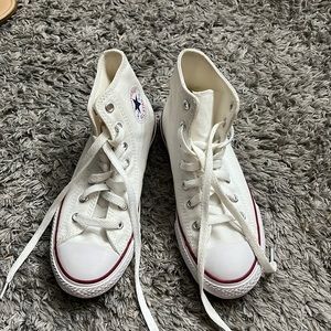 white hightop converse
